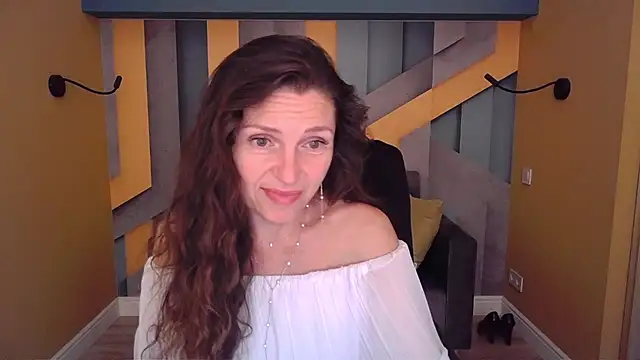 EllaLong's Live XXX Chat