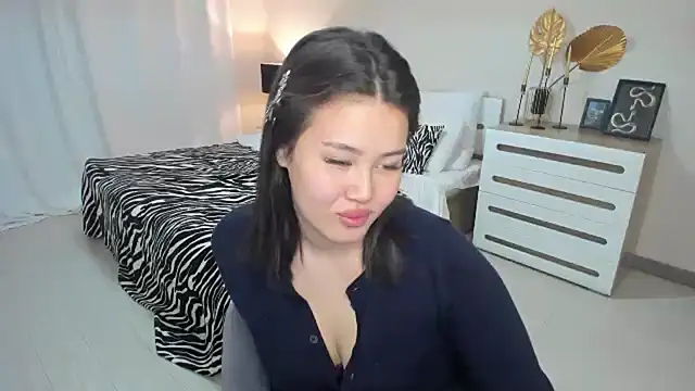 Brunette_Charm Chat XXX live