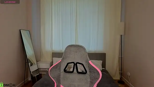 Yungsatou's Live XXX Chat
