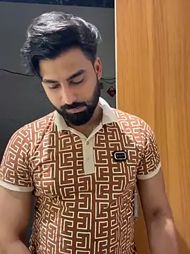 Royalboy_03 লাইভ XXX চ্যাট
