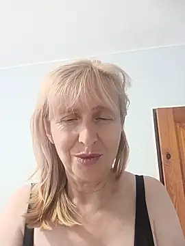Chat +18 de TrinaAdair ao vivo