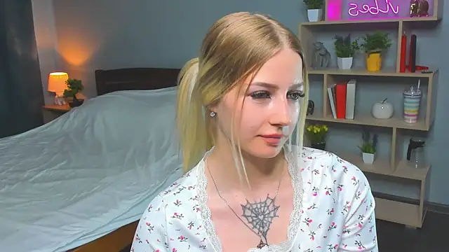 צ'אט XXX בשידור חי של DeniseMekus