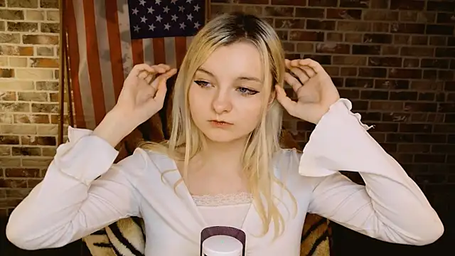 Angela_Bunny Adlı Modelin Canlı XXX Sohbeti