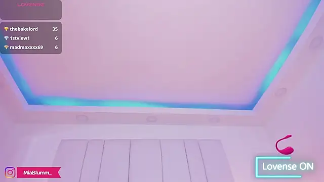 miia_blumm's Webcam Show