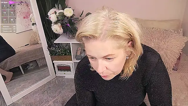 Chat +18 de Lorabigass ao vivo