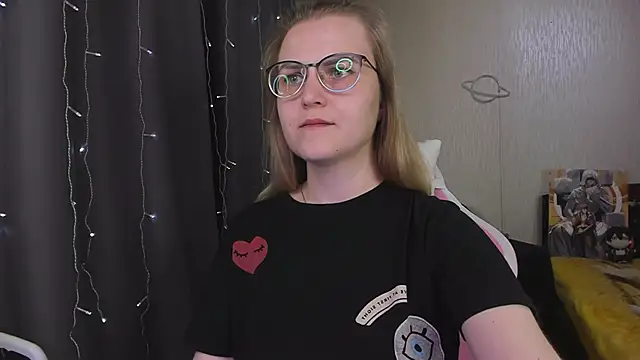 MissBrightShine XXX чат на живо