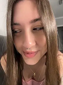 BOOMFOXY Adlı Modelin Canlı XXX Sohbeti