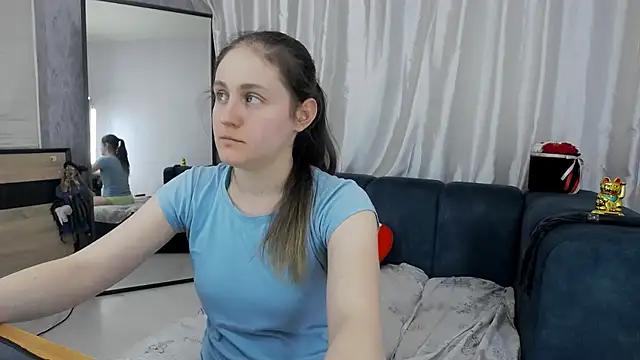 Holliy_Cooper Adlı Modelin Canlı XXX Sohbeti