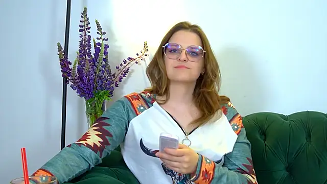 AlexaAvery Show in webcam