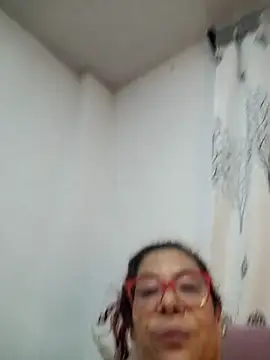 Scarlet_curly8a élő XXX-chatje