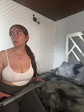 Im_Luuu Adlı Modelin Canlı XXX Sohbeti