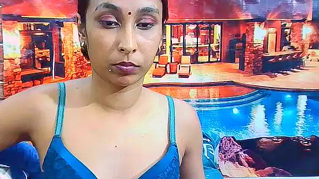 Chat +18 de IndianSexyButt ao vivo