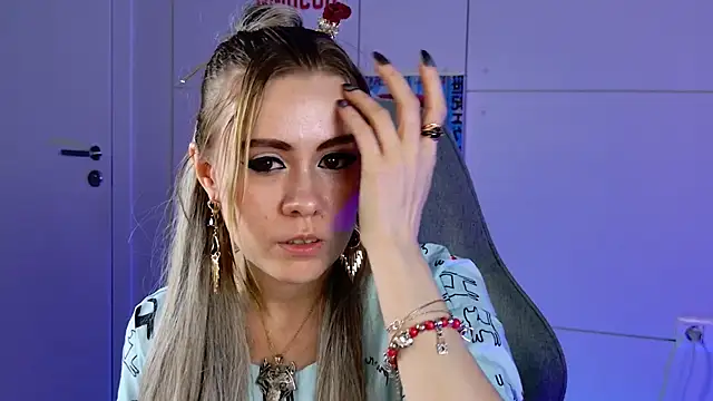 Chatroom XXX en direct de Kumiho_7777