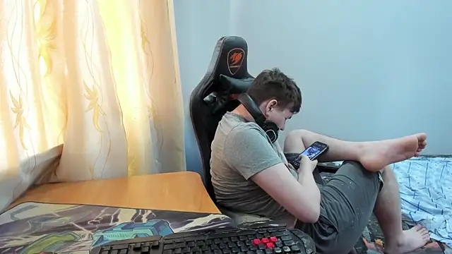 iliaskrislove: απευθείας συνομιλία ΧΧΧ
