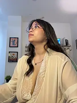 tati_reyess XXX чат на живо