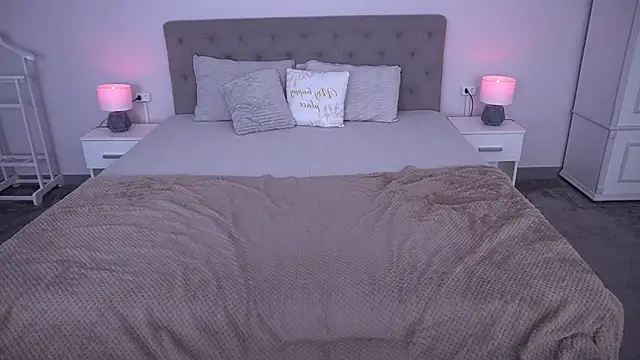 دردشة NikkiGoldSide الجنسية المباشرة