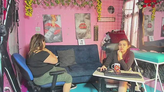 XXX chat uživo modela lesbiancuple
