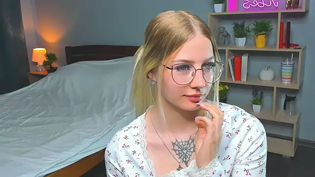 צ'אט XXX בשידור חי של DeniseMekus