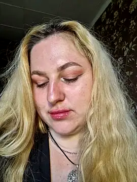 LianaJu's Live XXX Chat