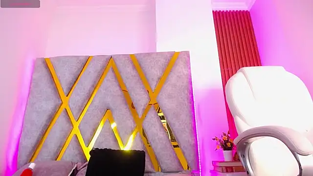 Lizza_Jones' Webcam Show