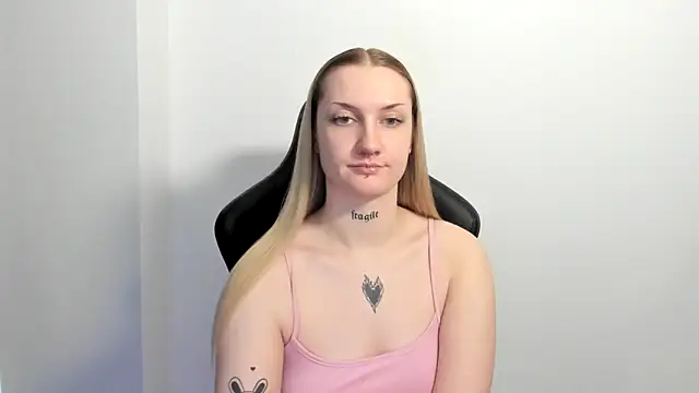 AlexaTease Chat XXX in diretta