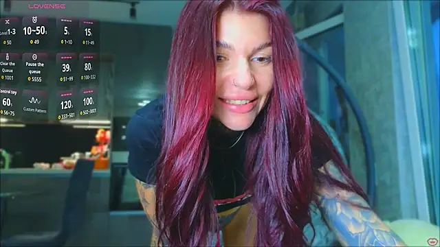 צ'אט XXX בשידור חי של tattooedBabyy