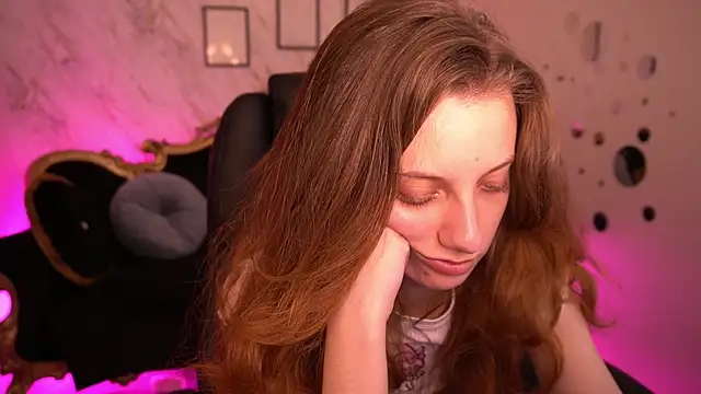 دردشة CuteeFoxy الجنسية المباشرة