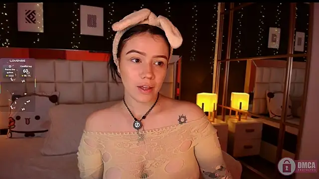 חדר צ'אט בשידור חי של emmy_wattsoon