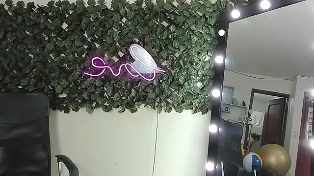 Chatroom XXX en direct de DestinyHills