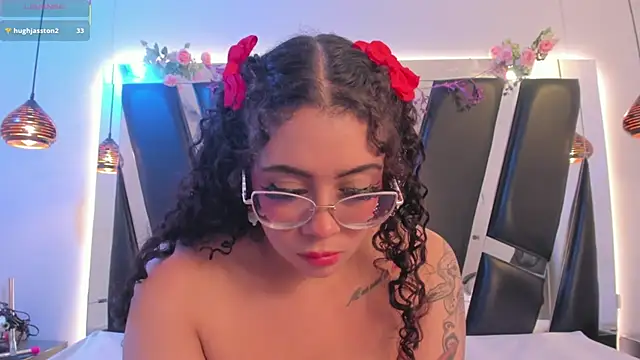 Chat +18 de antonelllepiercee ao vivo