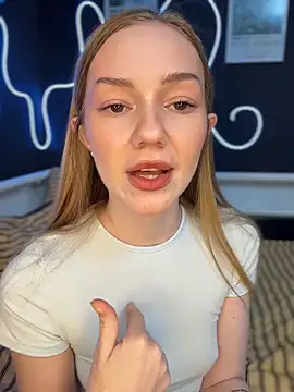 MilaMoone Live XXX-Chat