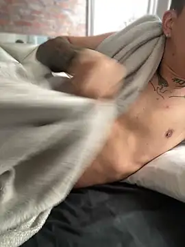 צ'אט XXX בשידור חי של AlphaMasterXxx