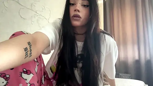LouisePavlides' Live XXX Chat