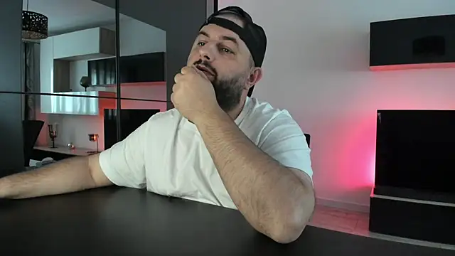 DravenPeak Chat XXX live