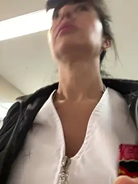 aphrodite_sexy Adlı Modelin Canlı XXX Sohbeti