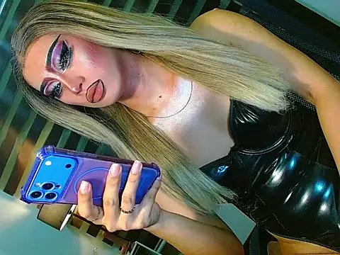 HOLLYWOOD_QUEEN_88 Webcam show