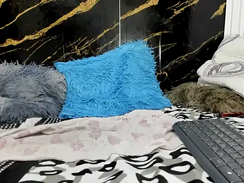 Вебкам-шоу rich_little_brunette18