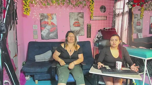 lesbiancuple: διαδικτυακό σόου στην κάμερα