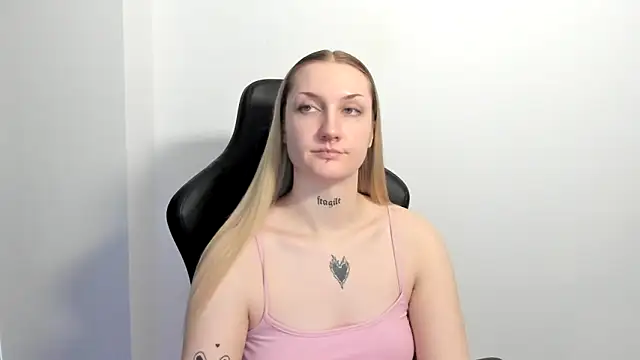 AlexaTease élő XXX-chatje