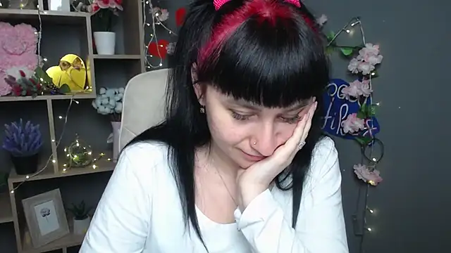 NinaFlawlees Chat XXX live