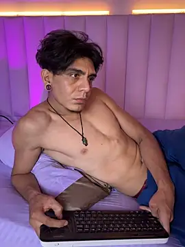 abrilandjulian Chat XXX in diretta