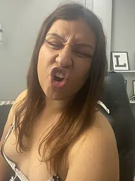 Analia_01 在線直播表演