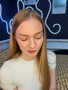 MilaMoonen Live XXX chat