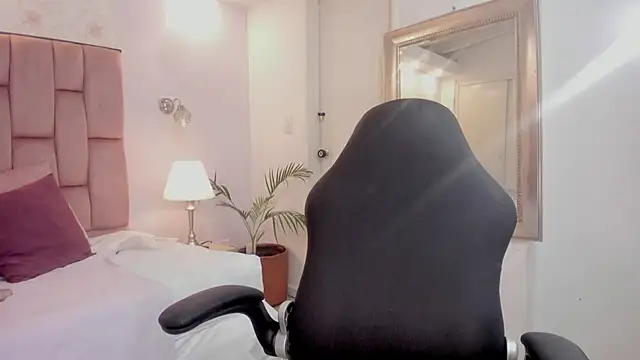 tatianacrow's Live XXX Chat