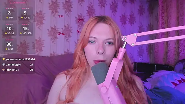 Cutie_Bambi: διαδικτυακό σόου στην κάμερα