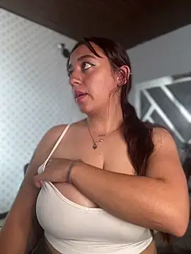 Im_Luuu Adlı Modelin Canlı XXX Sohbeti