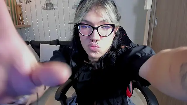 lilith_ayanami Show in webcam