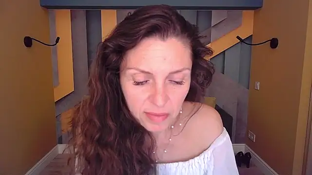 צ'אט XXX בשידור חי של EllaLong