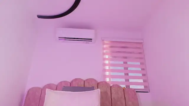 Malaia_thompson_ webcam show