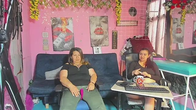 Chat +18 de lesbiancuple ao vivo